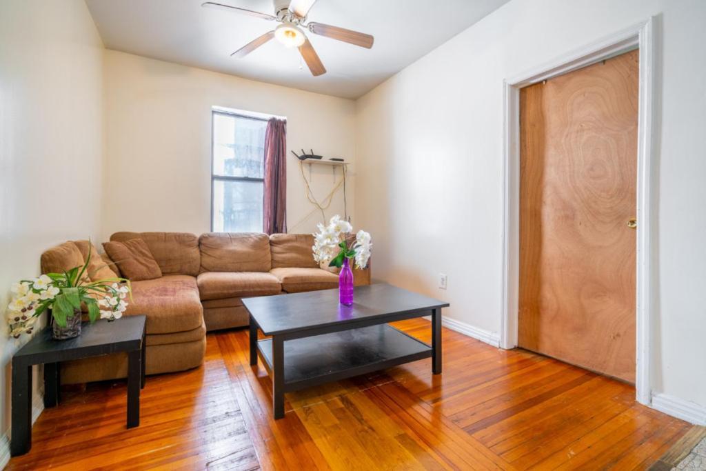 Eastern Parkway Guest House Ню Йорк Екстериор снимка