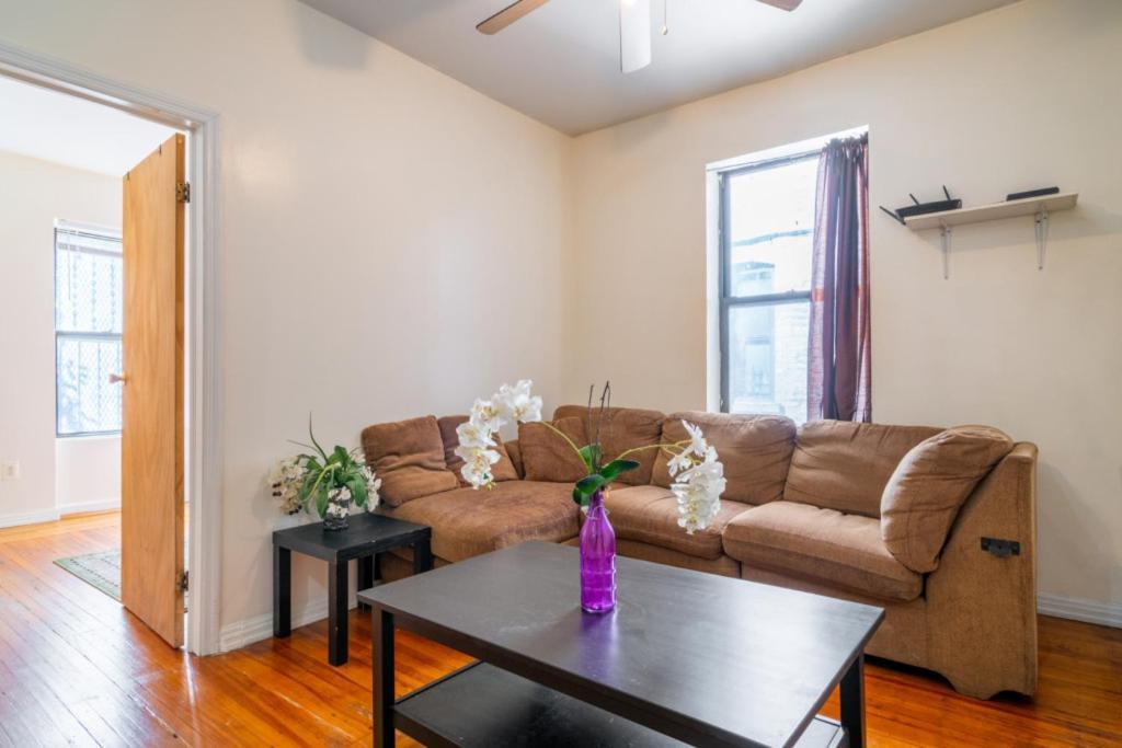 Eastern Parkway Guest House Ню Йорк Екстериор снимка